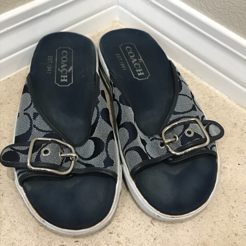 Coach signature design sandals in size 7